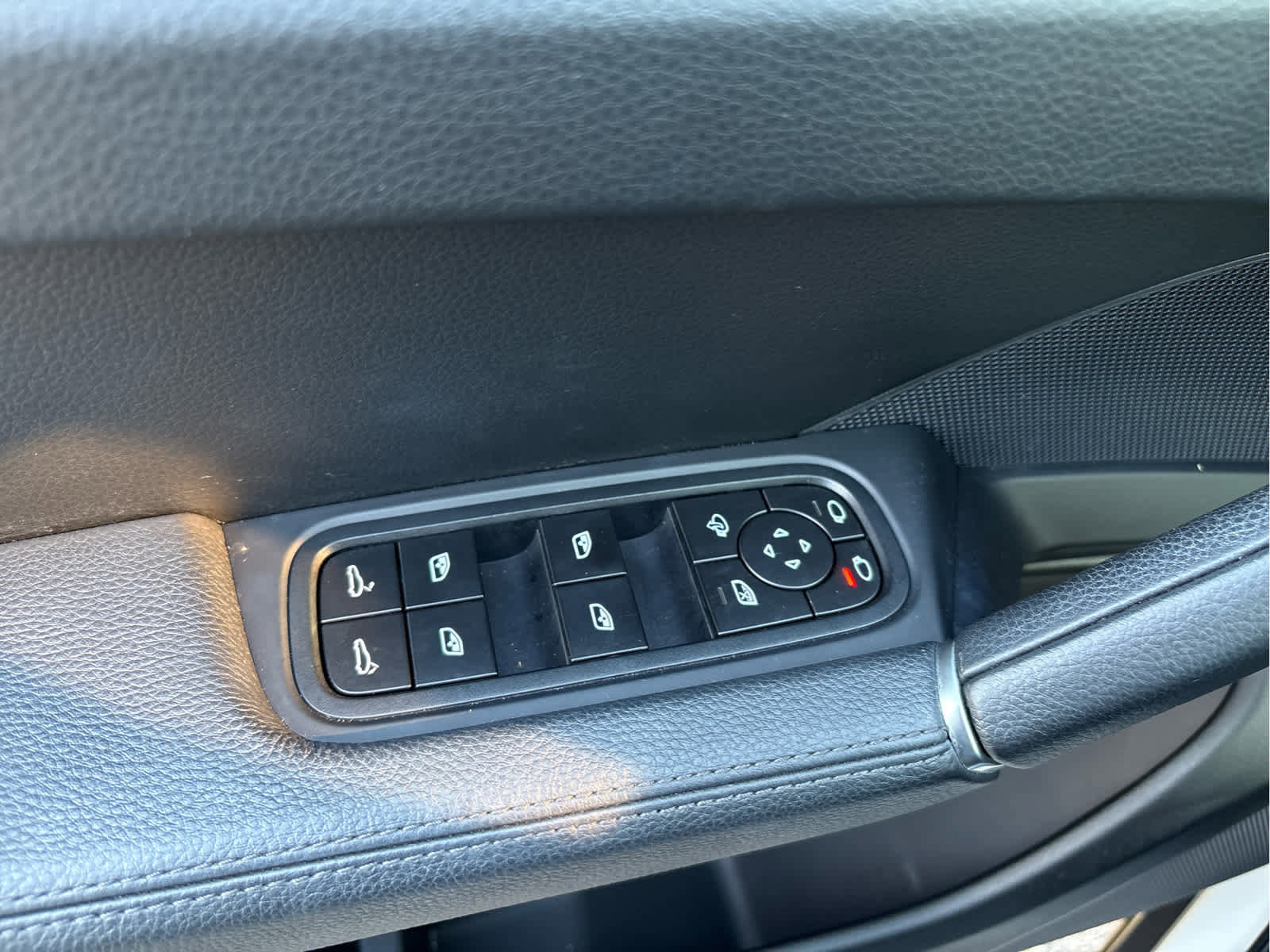 Used 2022 Porsche Cayenne Platinum Edition image 27