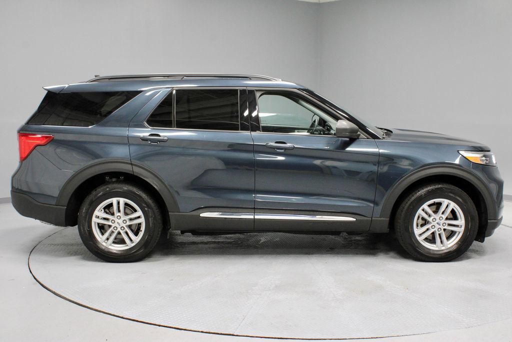 Used 2024 Ford Explorer XLT w/ Equipment Group 202A AWD/4WD image 12