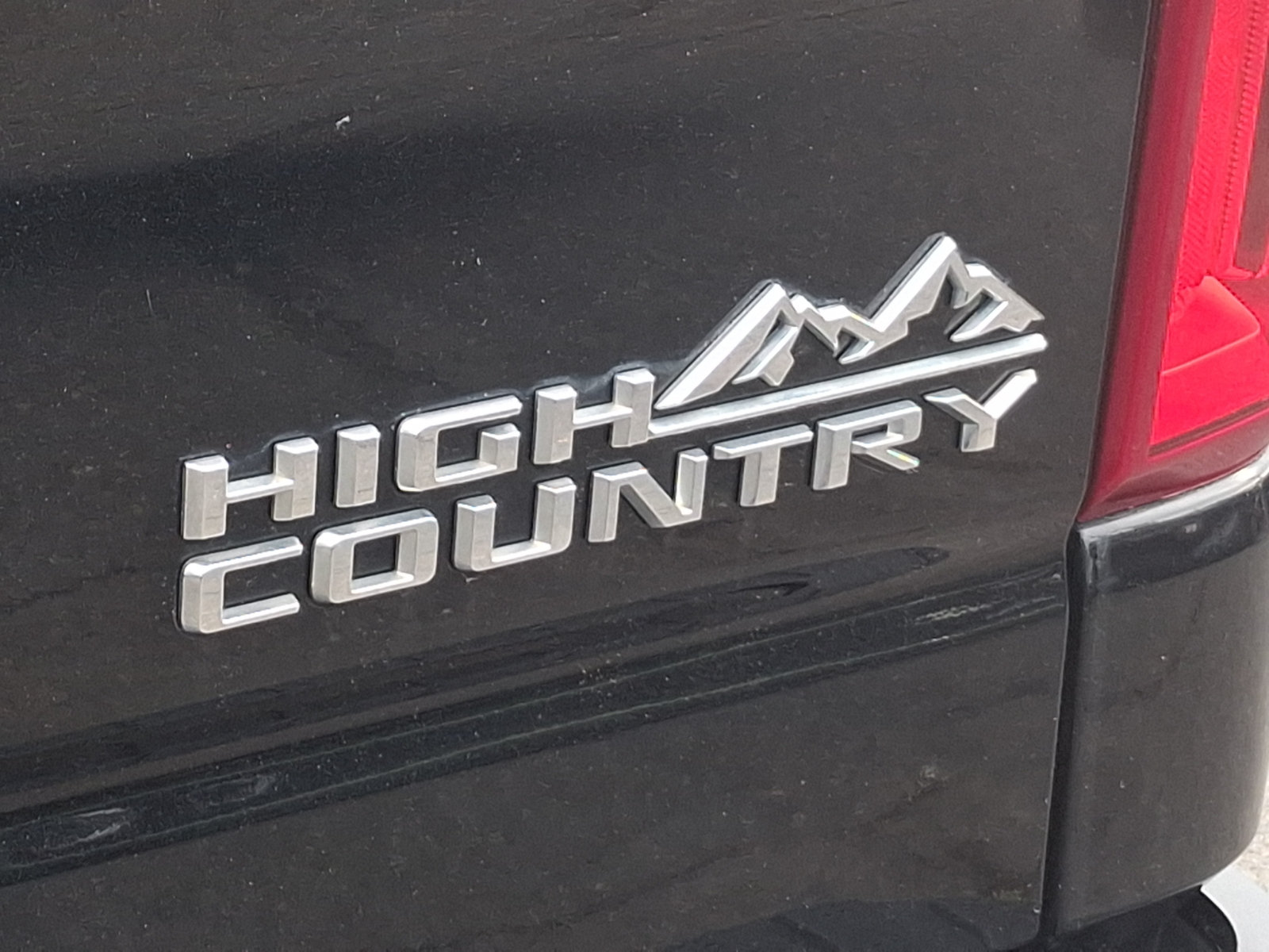 Used 2021 Chevrolet Silverado 1500 High Country w/ Technology Package AWD/4WD image 34
