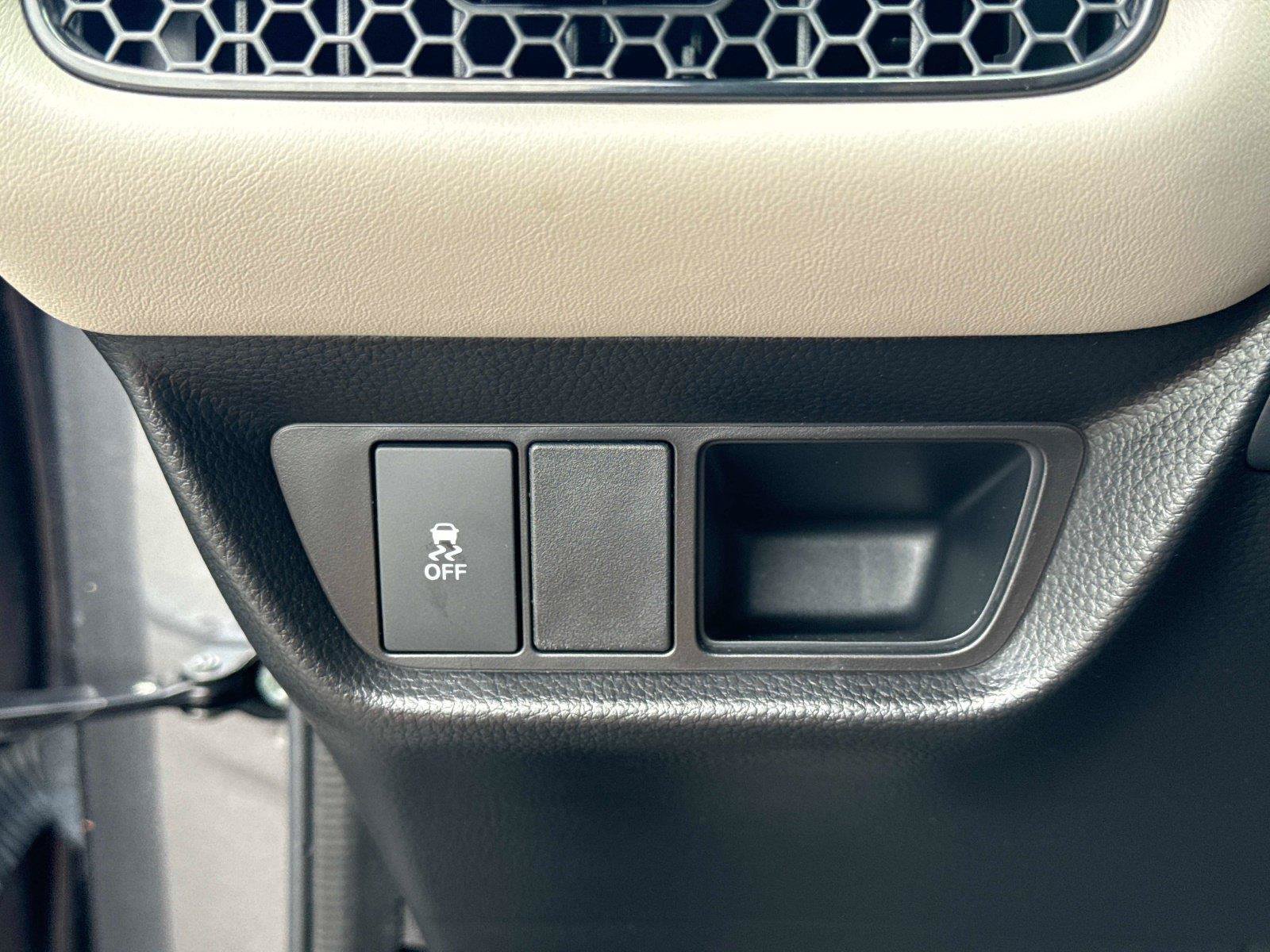 Certified 2026 Honda HR-V LX image 29