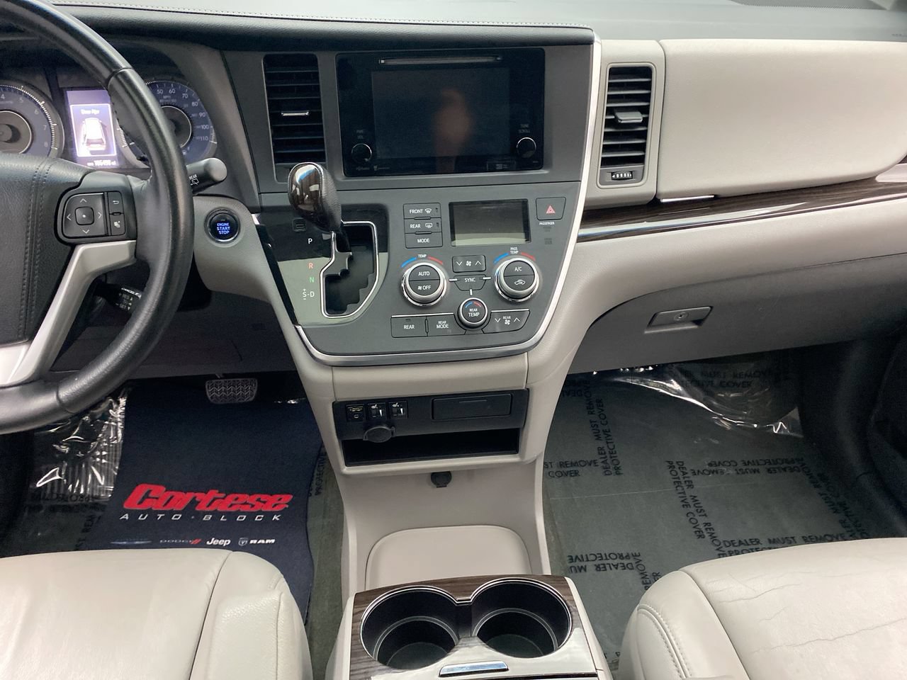Used 2015 Toyota Sienna XLE w/ XLE Navigation Package AWD/4WD image 21