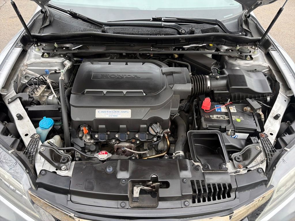 Used 2016 Honda Accord Touring image 35