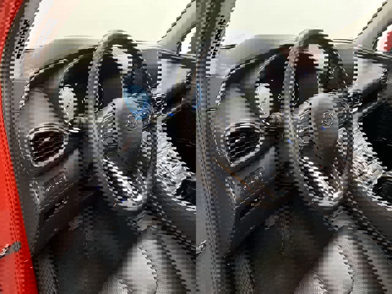 Used 2023 Hyundai Santa Fe SEL w/ Premium Package image 2