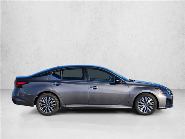 Used 2024 Nissan Altima 2.5 SV image 4