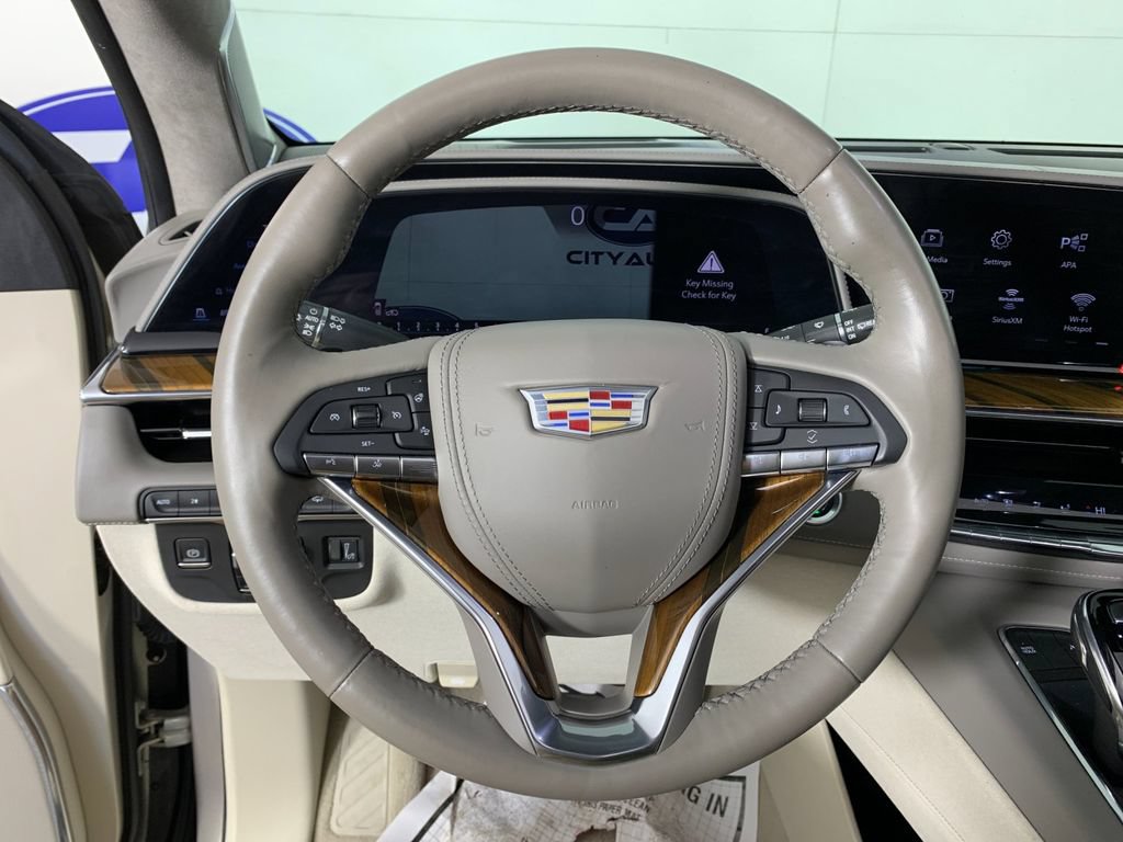 Used 2022 Cadillac Escalade Sport Platinum w/ LPO, ONYX Package AWD/4WD image 21