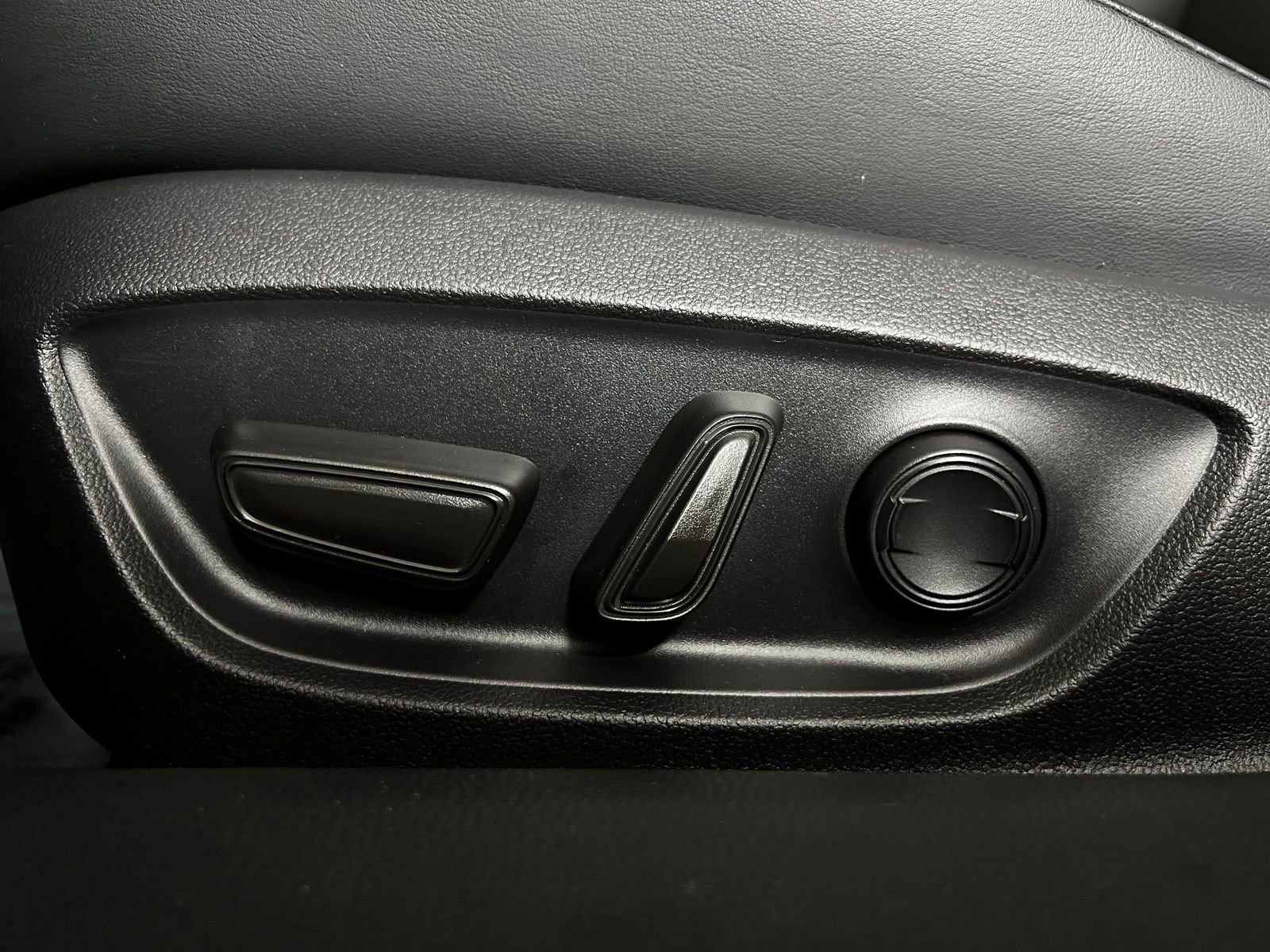 Certified 2024 Toyota Prius XLE image 14