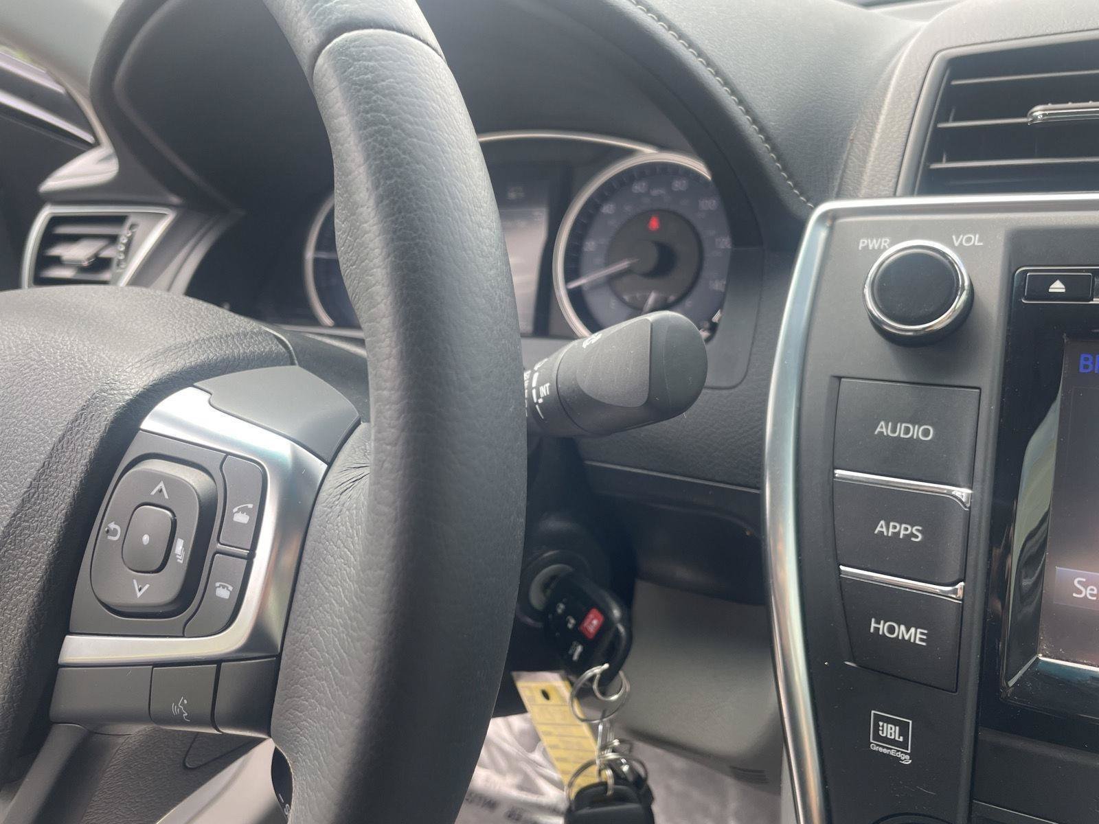 Used 2017 Toyota Camry XLE FWD image 16