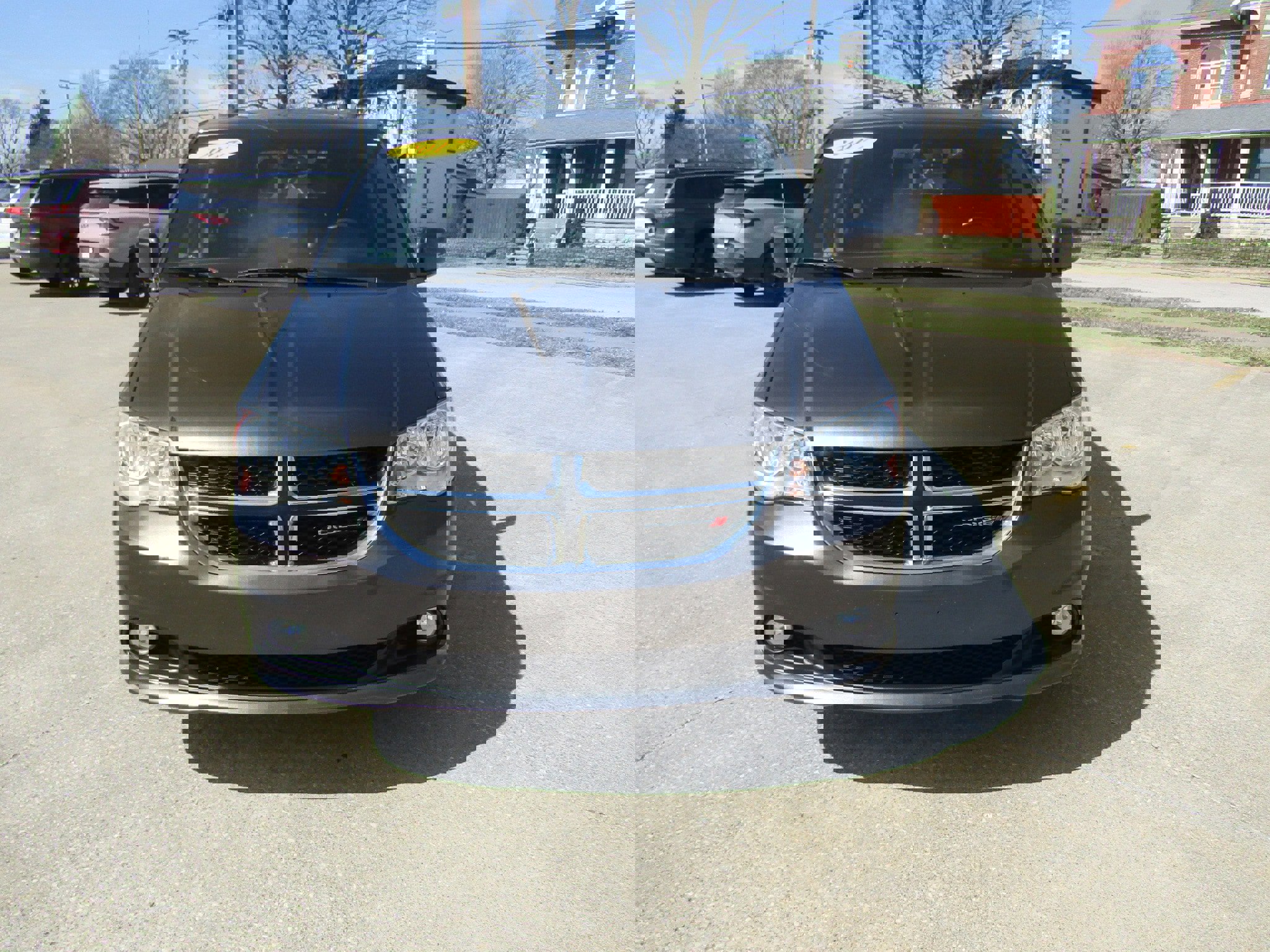 Used 2017 Dodge Grand Caravan SXT image 8