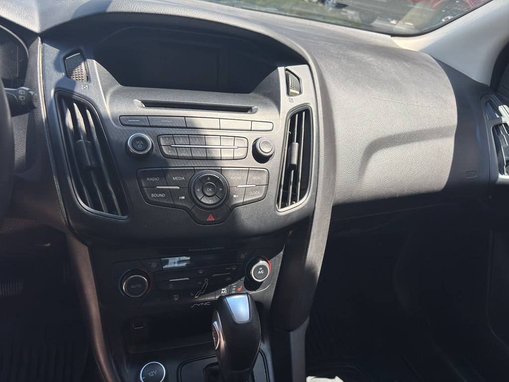 Used 2016 Ford Focus SE FWD image 13