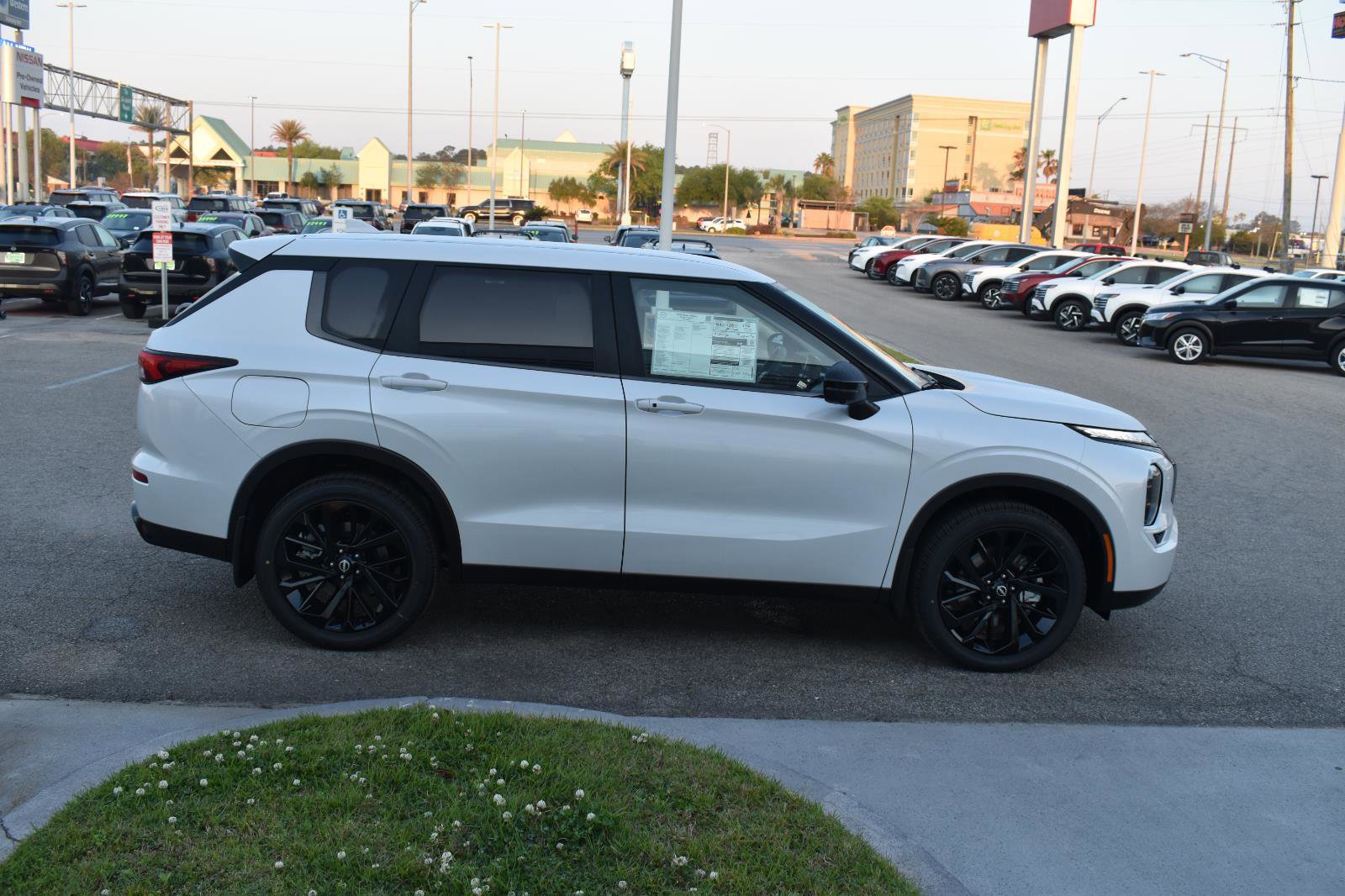 New 2026 Nissan Rogue SL image 13