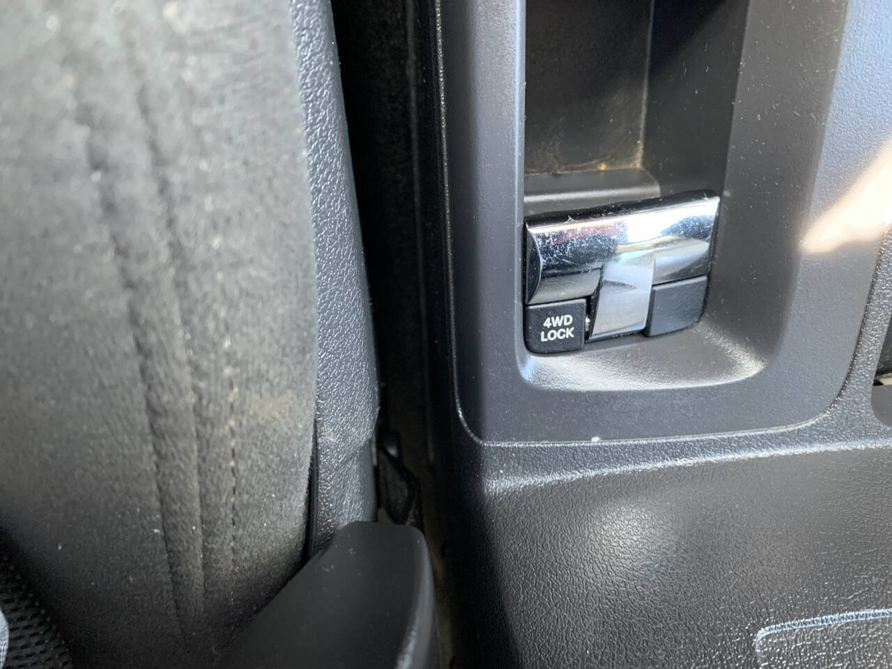 Used 2016 Jeep Patriot Latitude AWD/4WD image 24