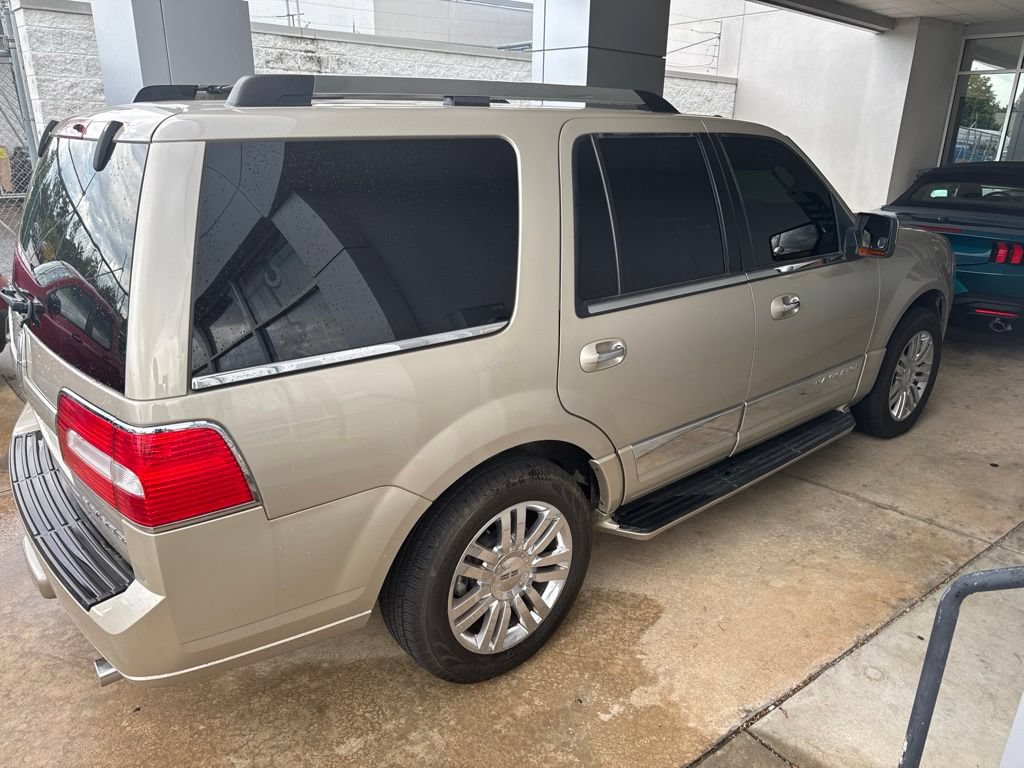 Used 2008 Lincoln Navigator 2WD image 4
