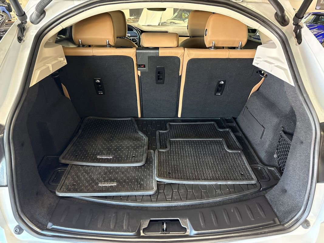 Used 2021 Jaguar E-PACE SE image 44