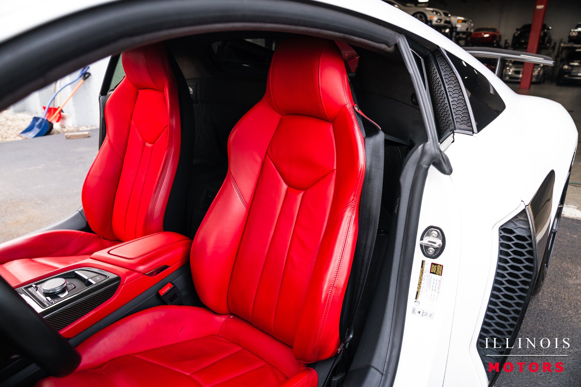 Used 2018 Audi R8 V10 w/ Premium Package RWD image 20
