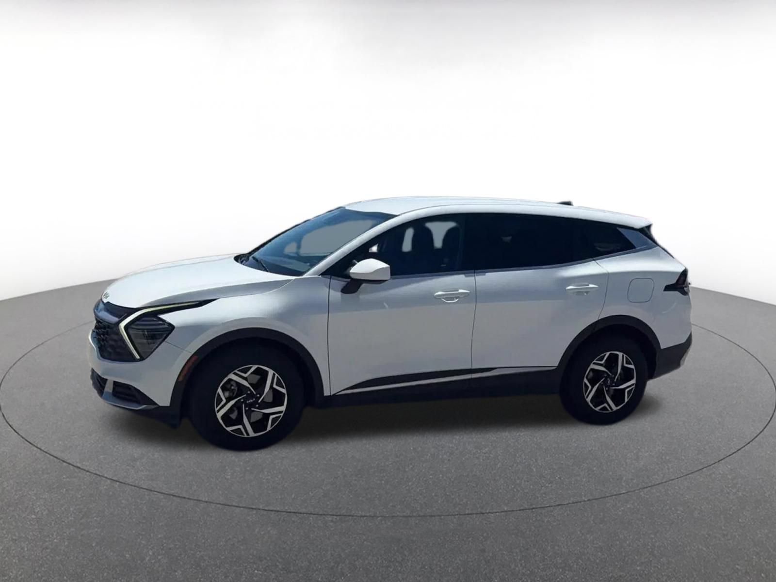 Used 2024 Kia Sportage LX FWD image 8