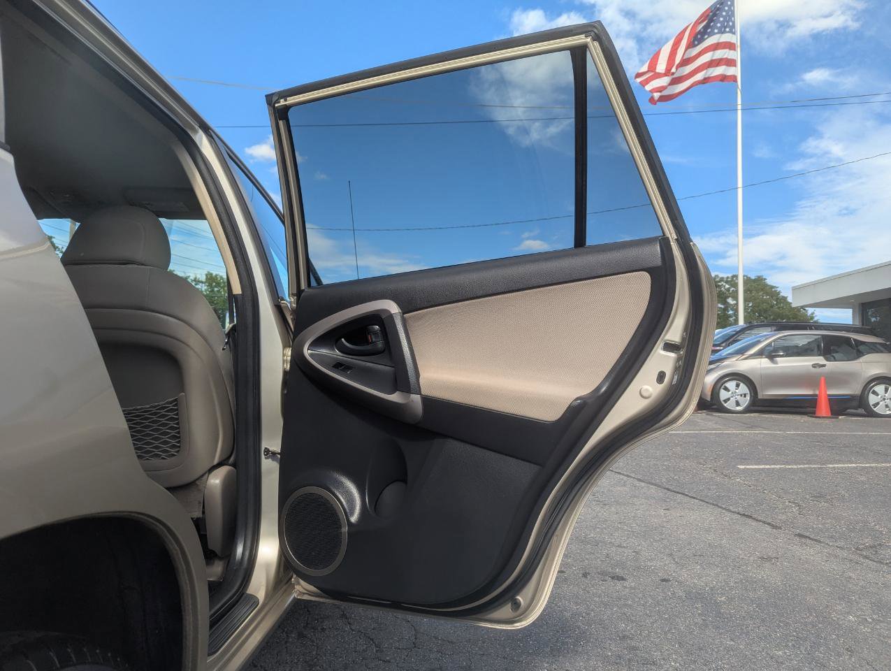 Used 2008 Toyota RAV4 Limited AWD/4WD image 29