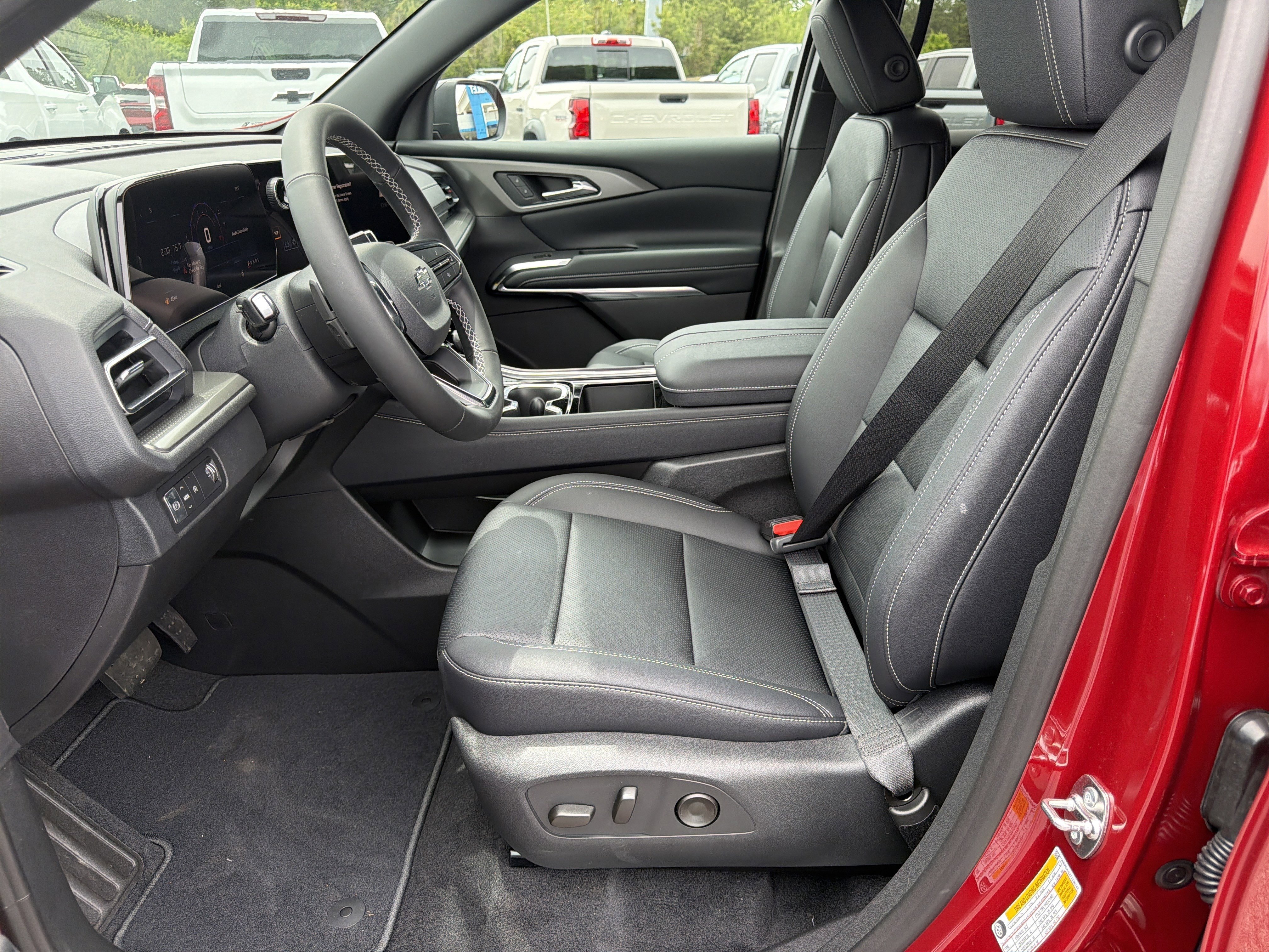 New 2026 Chevrolet Traverse LT w/ Midnight/Sport Edition FWD image 9
