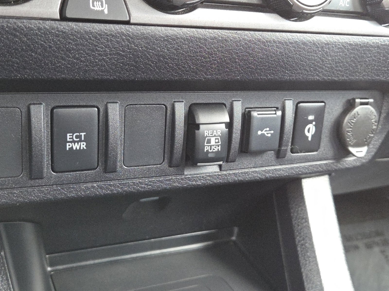 Used 2021 Toyota Tacoma TRD Off-Road AWD/4WD image 30