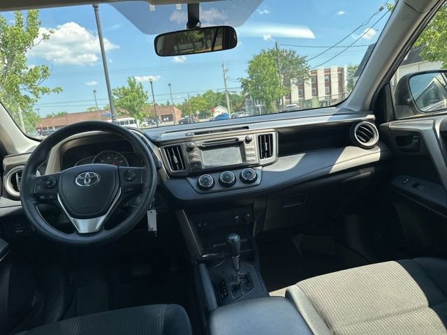 Used 2015 Toyota RAV4 LE FWD image 3
