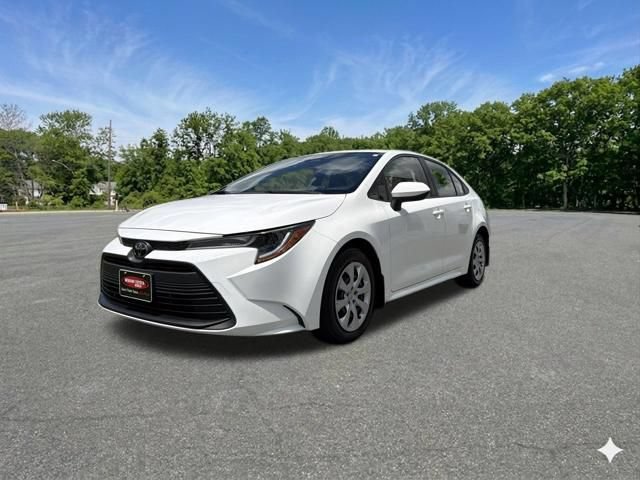 Used 2023 Toyota Corolla LE w/ Carpet Mat Package (TMS) FWD image 4
