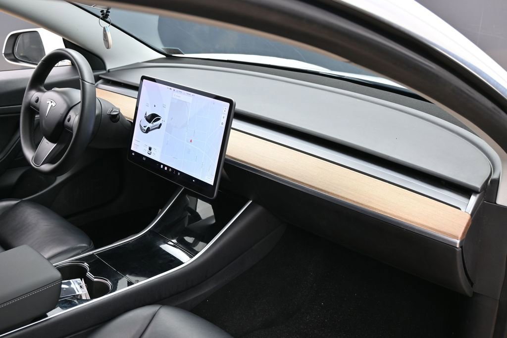 Used 2020 Tesla Model 3 Standard Range RWD image 38