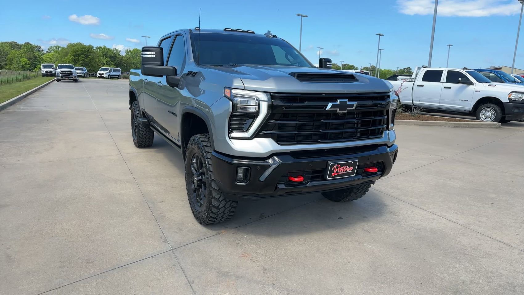 Used 2025 Chevrolet Silverado 2500 LTZ w/ LTZ Plus Package AWD/4WD image 2