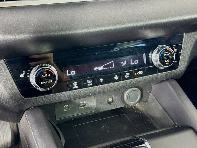 Used 2024 Mitsubishi Outlander SE FWD image 17