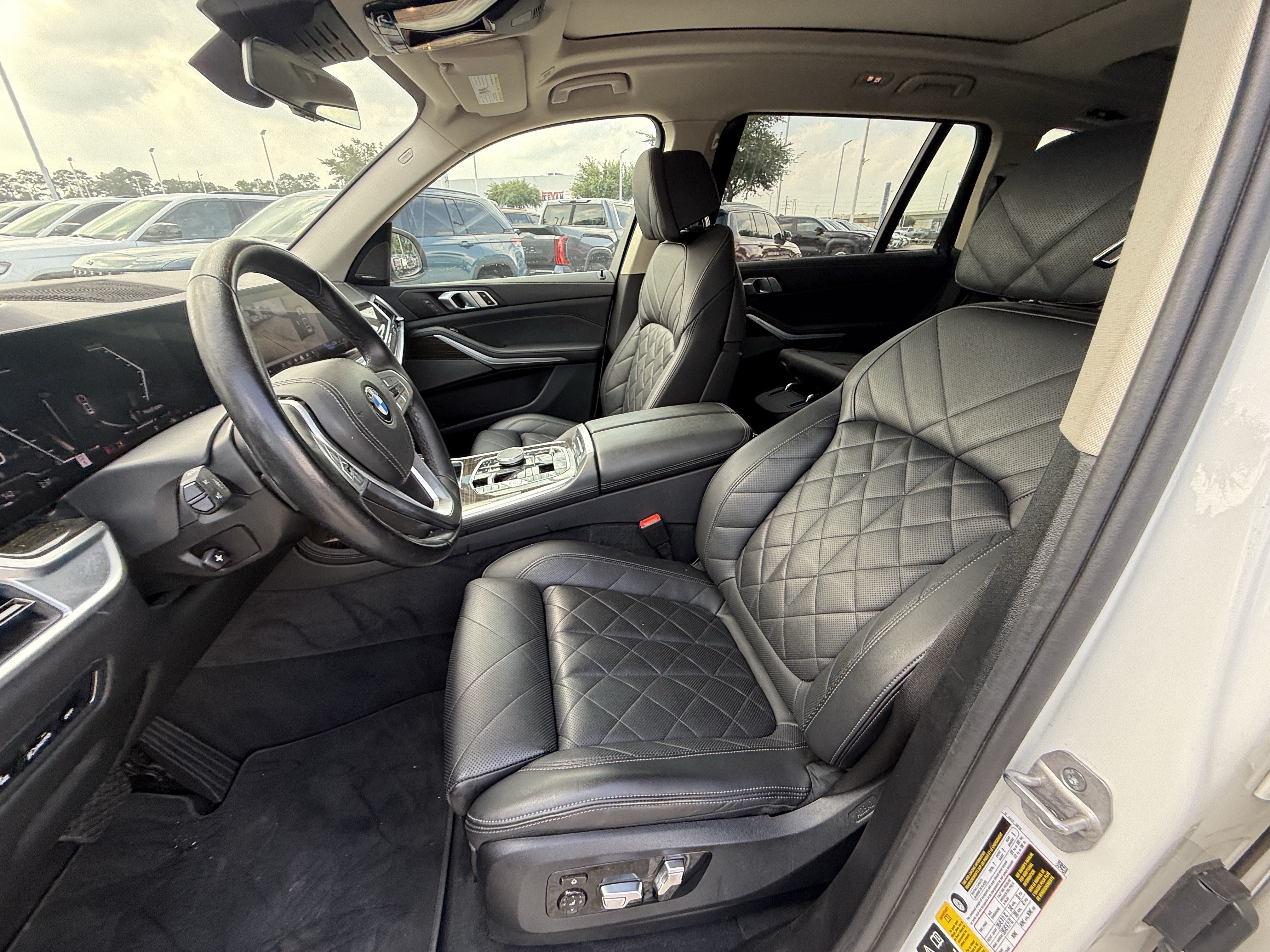 Used 2024 BMW X7 xDrive40i AWD/4WD image 28