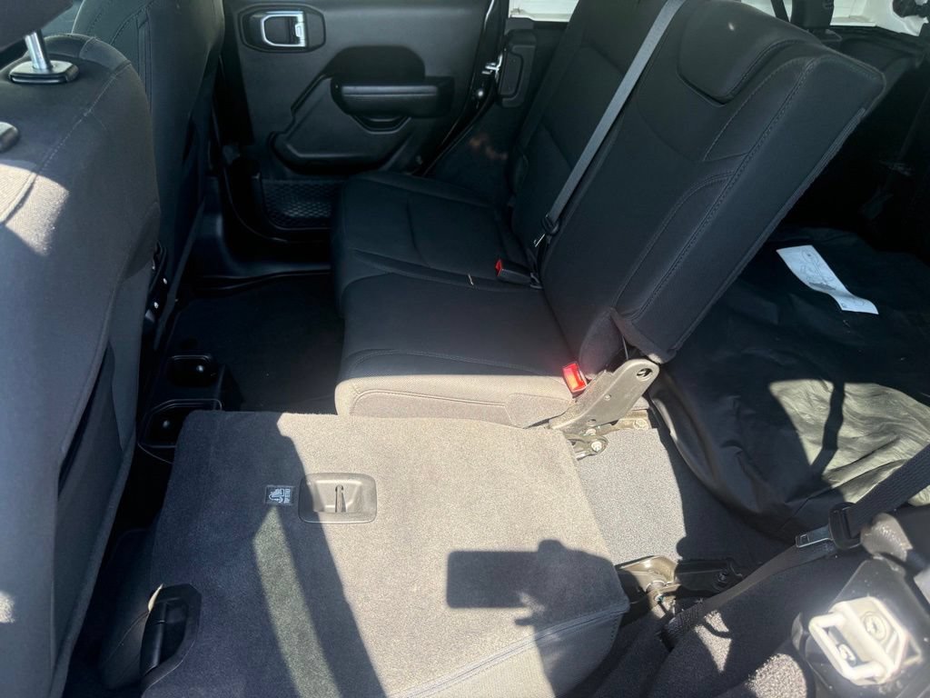 Used 2022 Jeep Wrangler Unlimited Sport AWD/4WD image 37