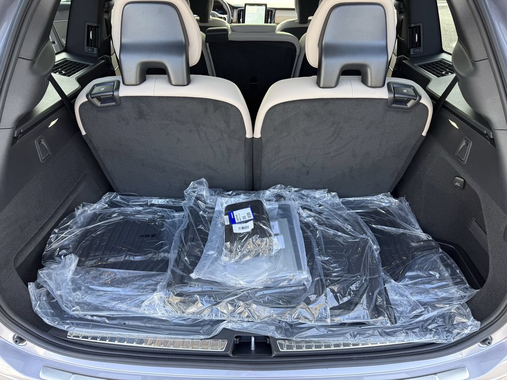 Used 2026 Volvo XC90 B6 Plus w/ Protection Package Premier AWD/4WD image 14