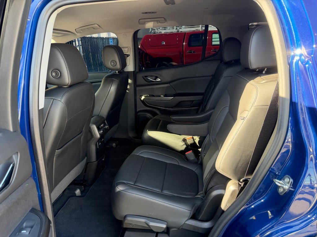 Used 2023 GMC Acadia SLT w/ Elevation Edition FWD image 39