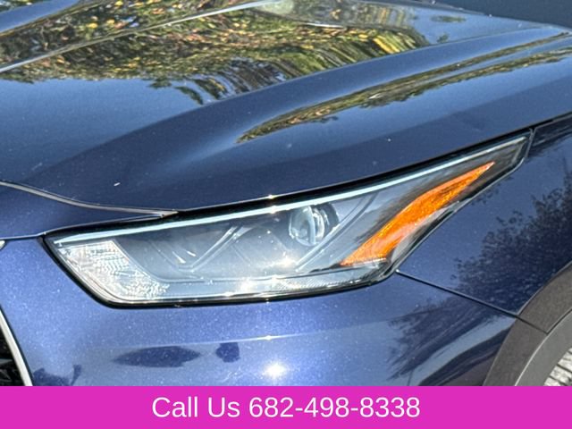 Used 2022 Toyota Highlander XLE FWD image 4