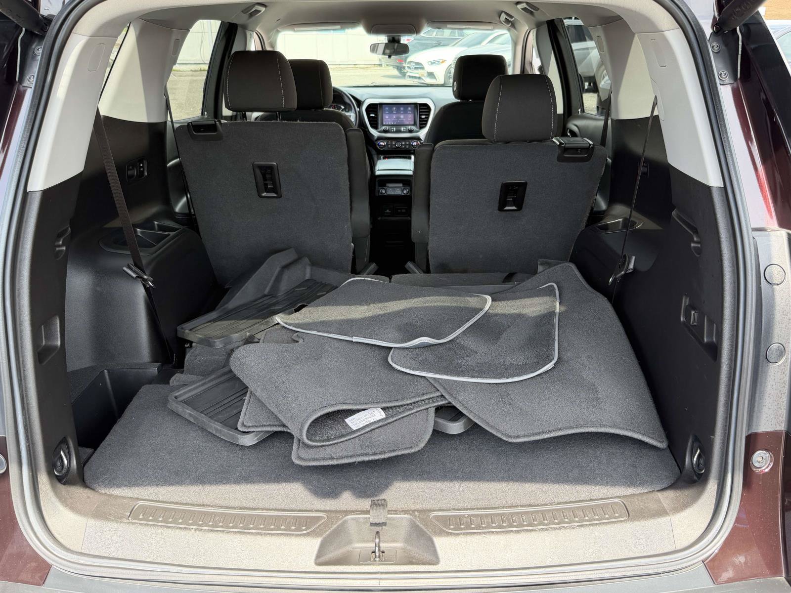 Used 2020 GMC Acadia SLE w/ Driver Convenience Package FWD image 31