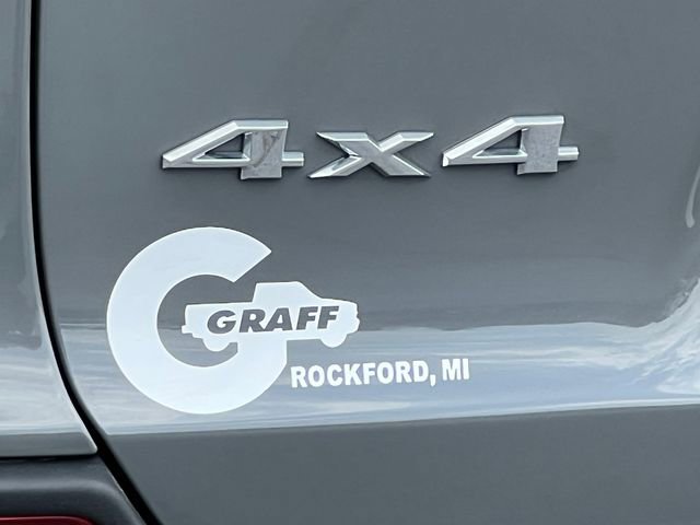 Used 2019 Jeep Cherokee Latitude Plus AWD/4WD image 2