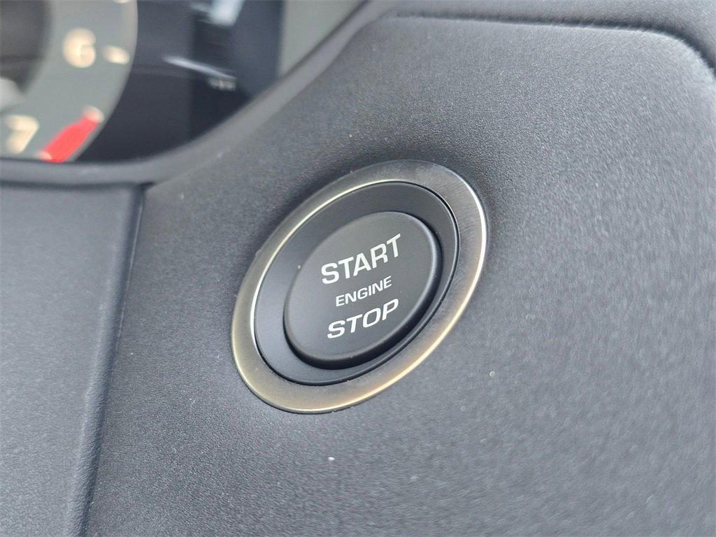 New 2026 Land Rover Range Rover Velar Dynamic SE image 17