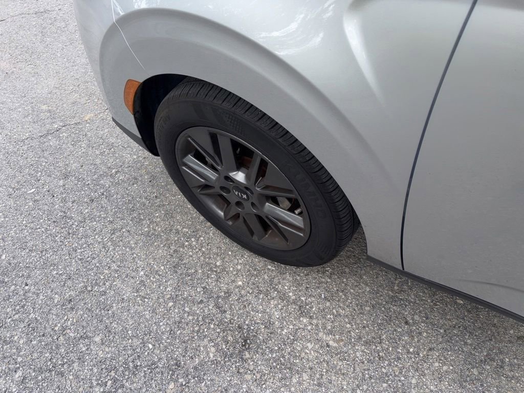 Used 2021 Kia Soul S FWD image 9