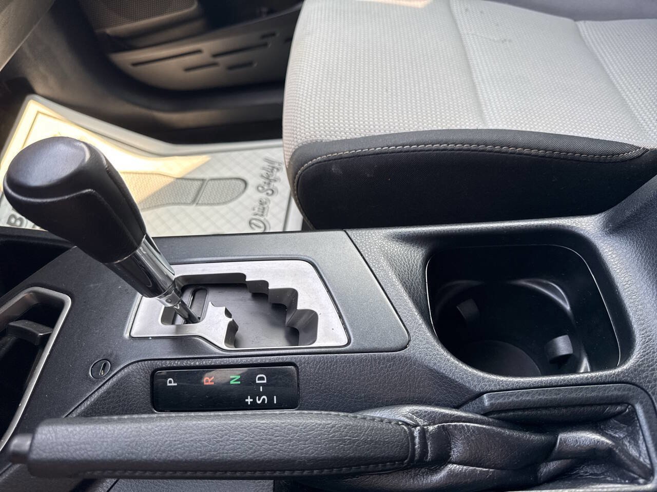 Used 2017 Toyota RAV4 XLE w/ Carpet Mat Package image 32