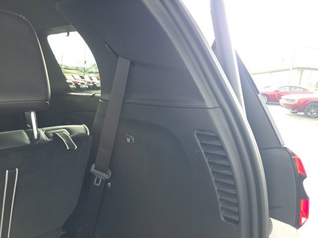 Used 2026 Chrysler Pacifica Premium image 54