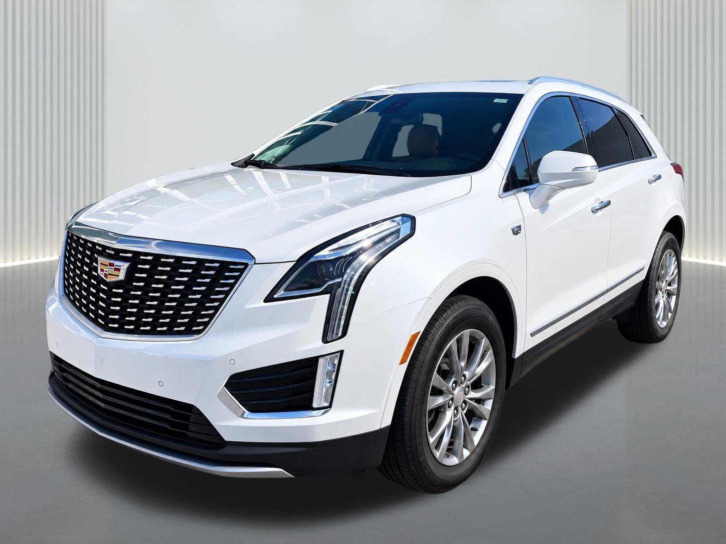 Used 2023 Cadillac XT5 Premium Luxury FWD image 2
