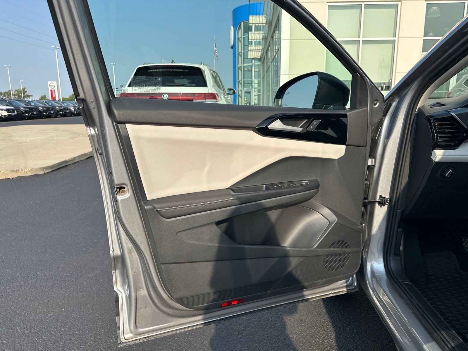 Certified 2025 Volkswagen Taos S AWD/4WD image 17