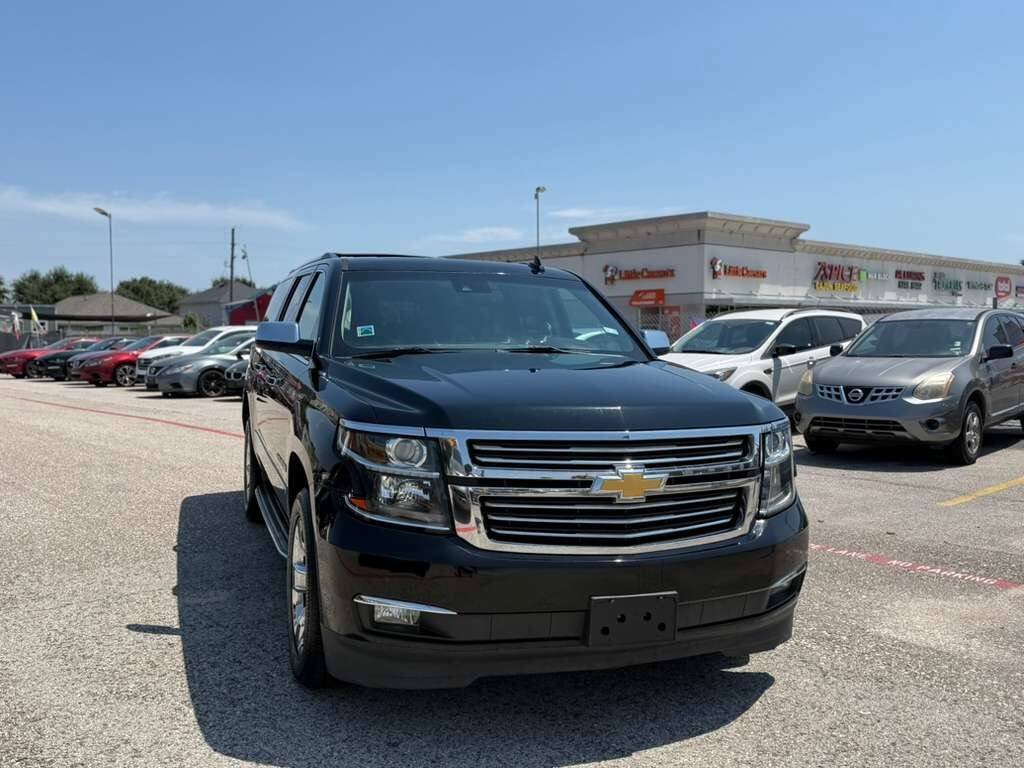 Used 2019 Chevrolet Suburban Premier RWD image 5