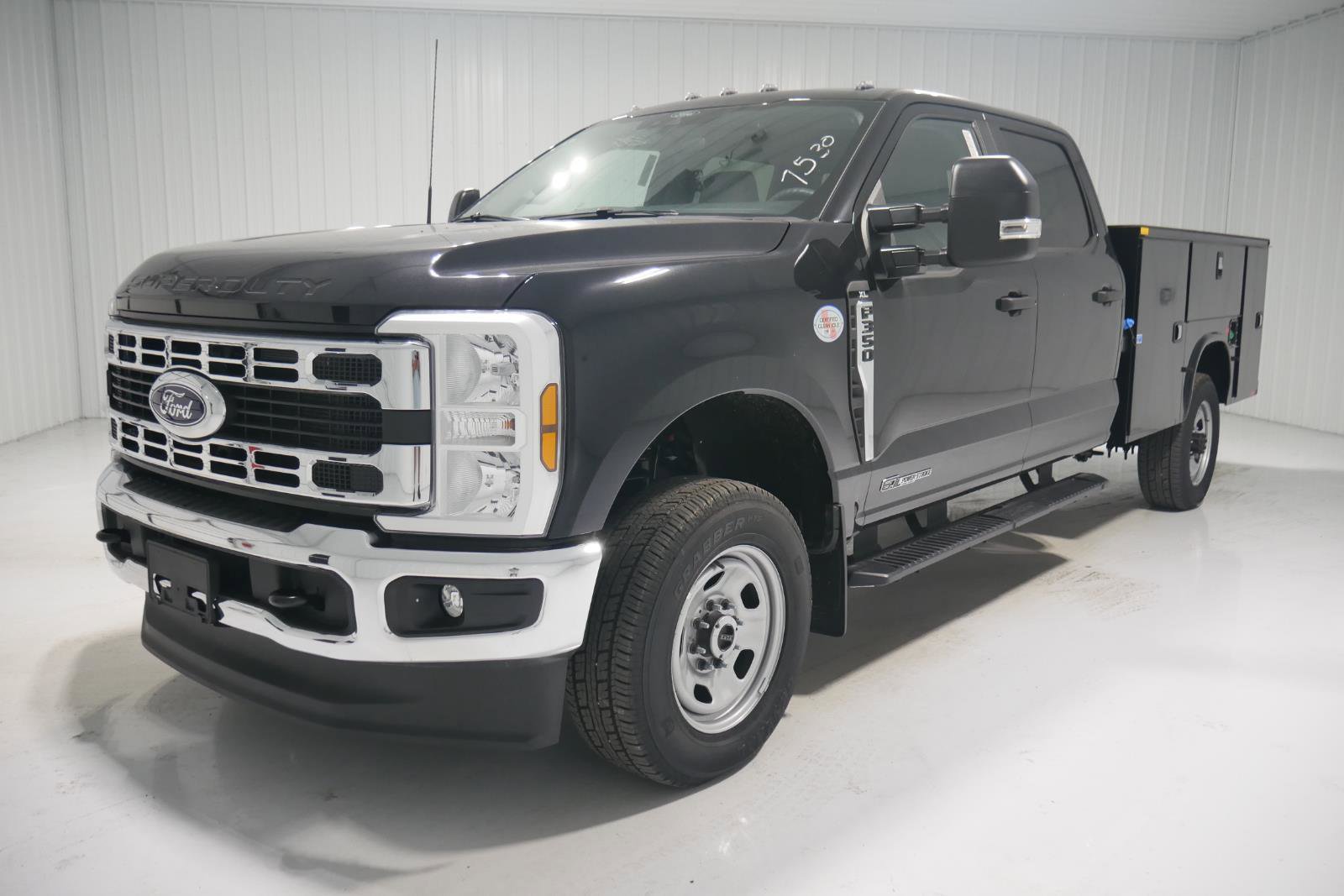 New 2025 Ford F350 XL w/ XL Chrome Package