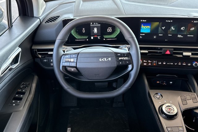 New 2027 Kia Sportage LX FWD image 17