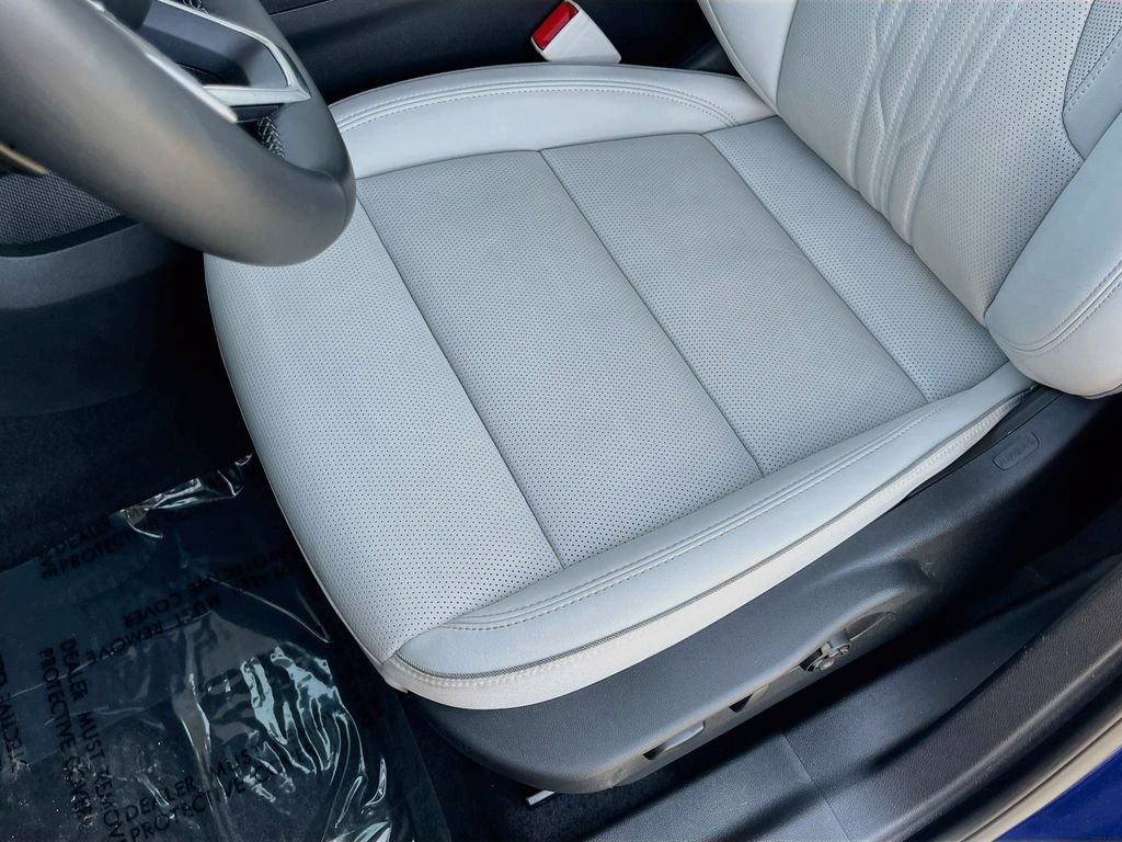 Used 2025 Buick Envision Avenir AWD/4WD image 20