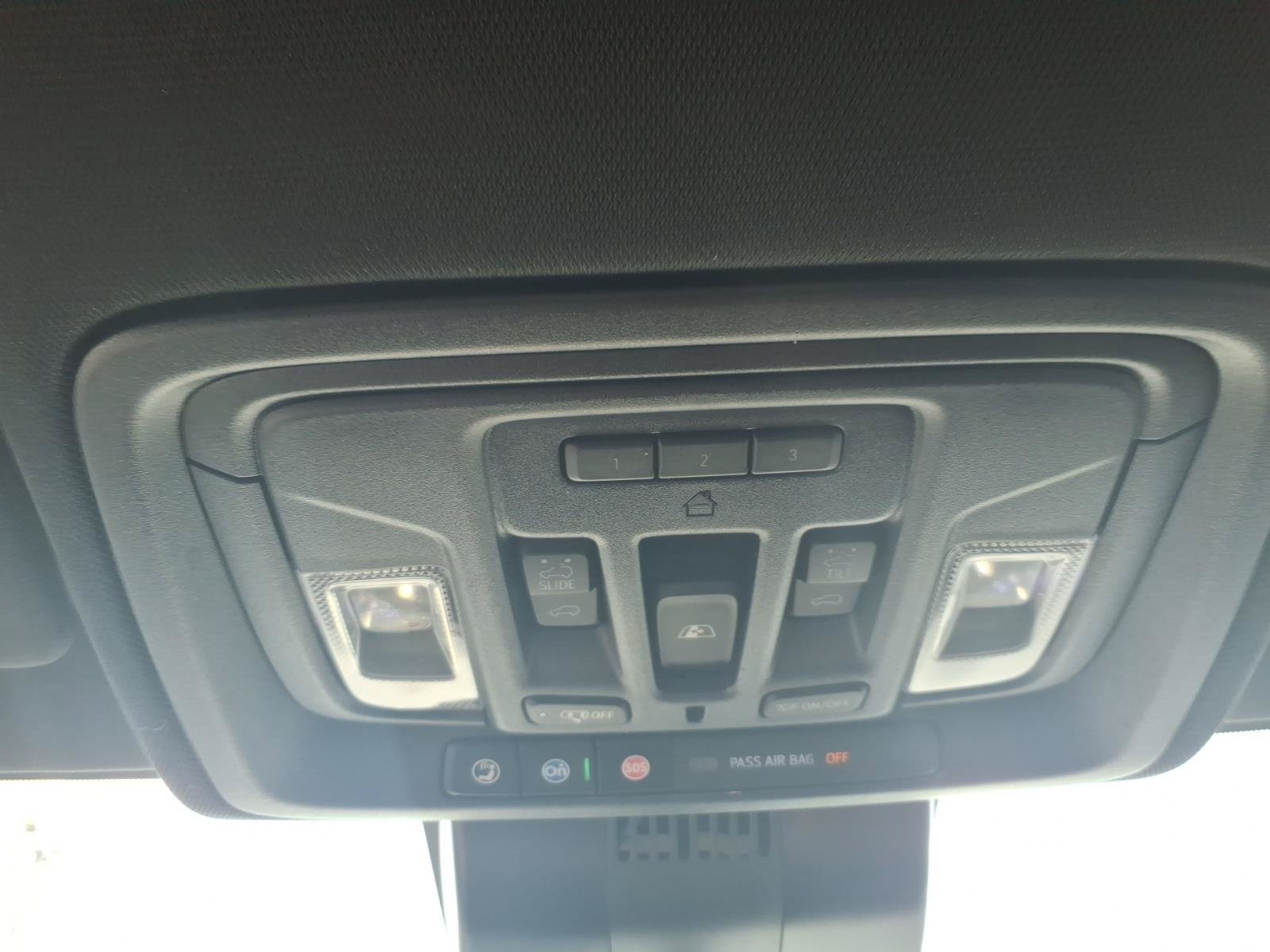 Used 2024 GMC Sierra 1500 AT4 w/ Technology Package AWD/4WD image 17