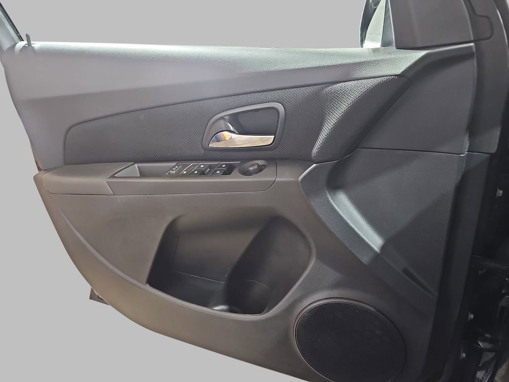 Used 2016 Chevrolet Cruze LT w/ Technology Package image 31