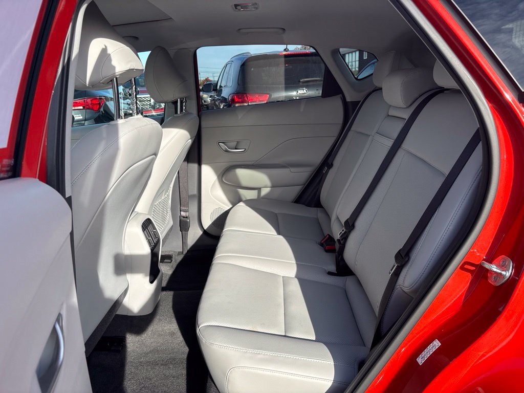 Used 2024 Hyundai Kona Limited FWD image 16
