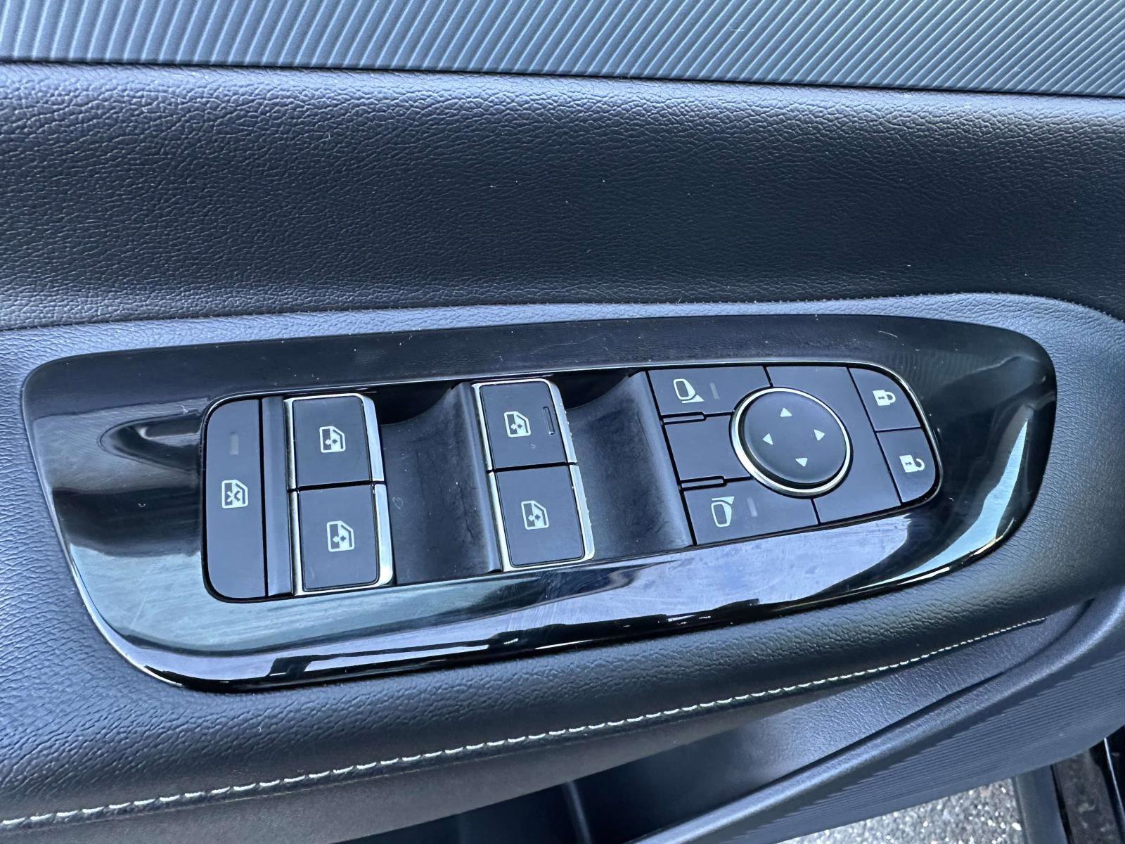 Used 2025 Nissan Murano SL image 15