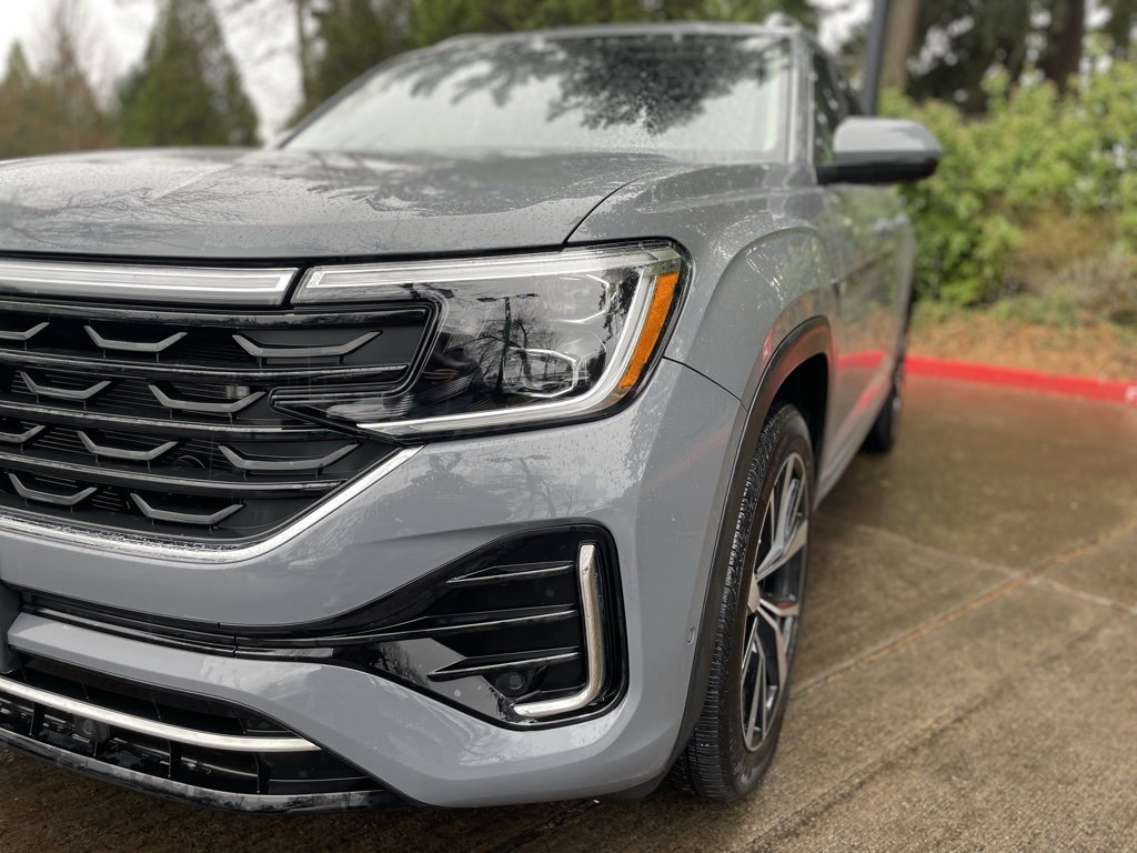 Used 2025 Volkswagen Atlas SEL Premium R-Line image 9