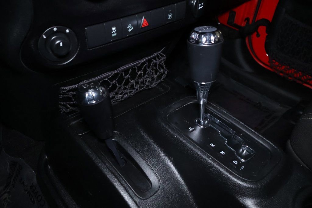 Used 2017 Jeep Wrangler Unlimited Sahara image 26